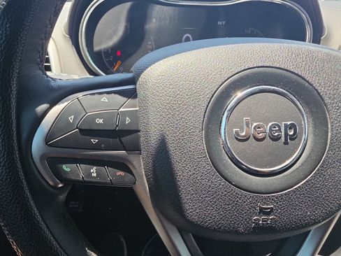 Used 2018 Jeep Grand Cherokee Limited AWD/4WD image 13