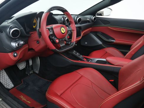 Certified 2023 Ferrari Portofino M image 2