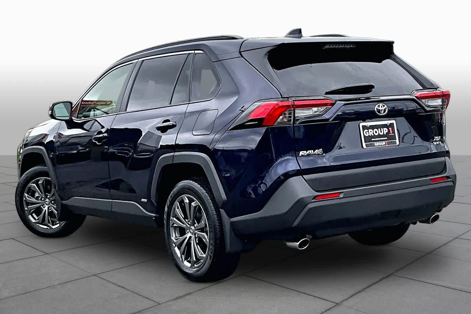 Used 2025 Toyota RAV4 XLE Premium w/ Weather Package AWD/4WD image 11