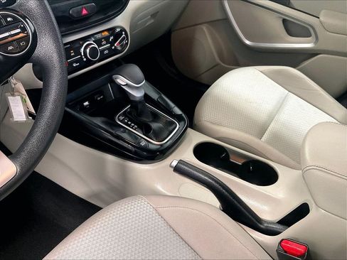 Used 2025 Kia Soul LX FWD image 21