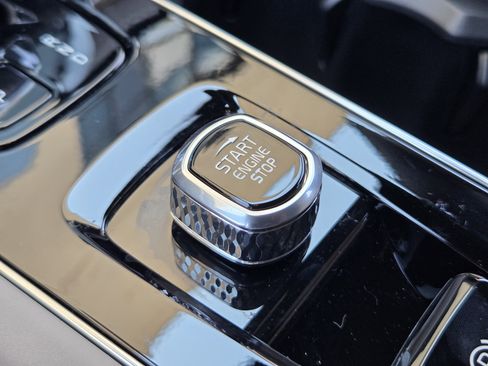 New 2026 Volvo XC90 B6 Plus w/ Protection Package Premier image 23