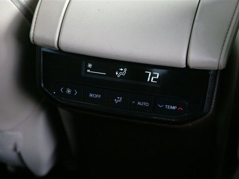 Used 2022 Toyota Highlander XLE image 20