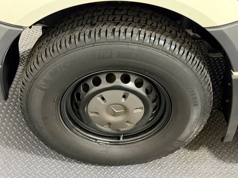 Used 2012 Mercedes-Benz Sprinter 2500 image 23