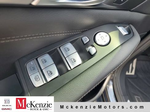 Used 2021 BMW X7 xDrive40i w/ M Sport Package AWD/4WD image 9