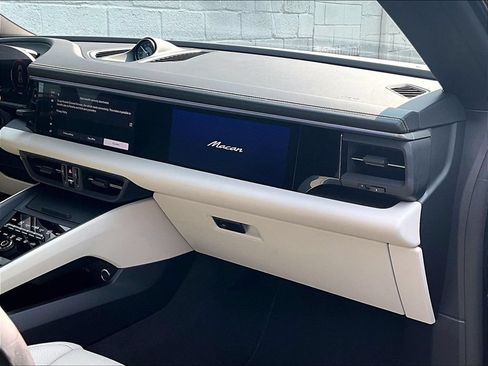 Certified 2025 Porsche Macan 4 Electric AWD/4WD image 19