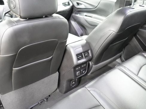 Used 2018 Chevrolet Equinox Premier FWD image 15