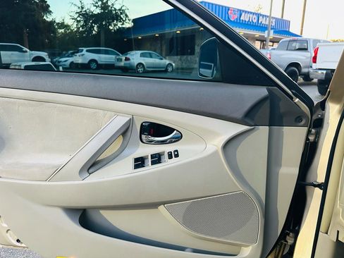 Used 2011 Toyota Camry LE w/ LE Extra-Value Pkg image 13