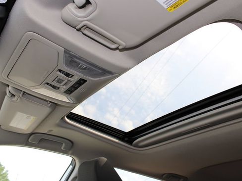 Used 2023 Toyota RAV4 XLE w/ Convenience Package FWD image 15