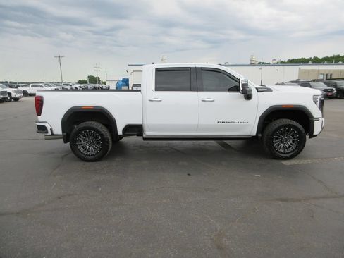 Used 2024 GMC Sierra 2500 Denali Ultimate AWD/4WD image 4