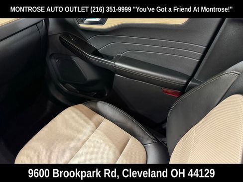 Used 2022 Ford Escape Titanium w/ Titanium Premium Package image 39