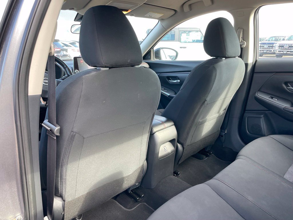 Used 2025 Nissan Sentra SR FWD image 39