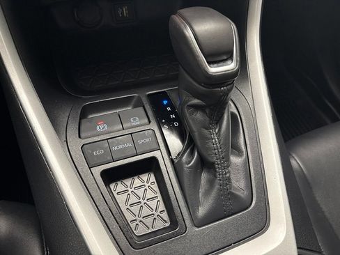 Used 2025 Toyota RAV4 XLE Premium FWD image 27