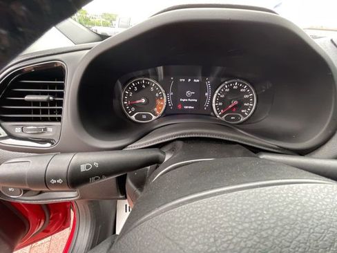 Used 2018 Jeep Renegade Altitude FWD image 14