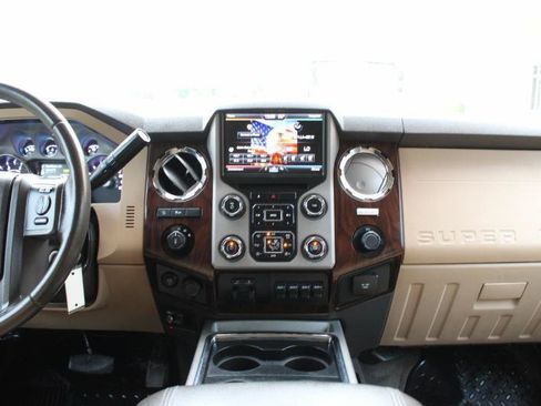 Used 2015 Ford F250 Lariat w/ Lariat Ultimate Package AWD/4WD image 35