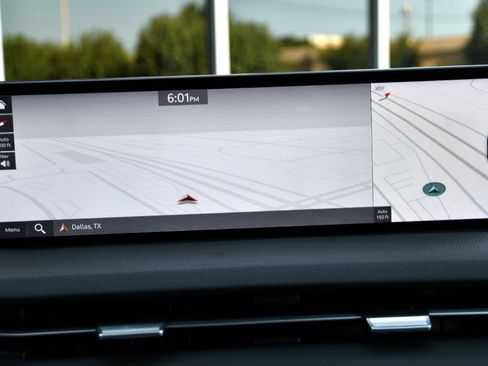 Used 2025 Genesis GV70 2.5T image 12