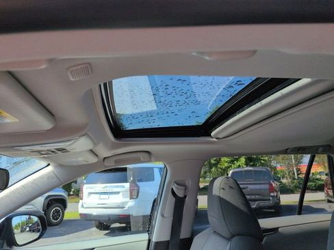 Used 2025 Toyota RAV4 XLE w/ Convenience Package FWD image 16
