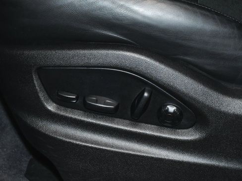 Used 2022 Porsche Cayenne Platinum Edition image 53