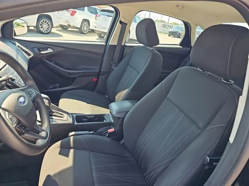 Used 2016 Ford Focus SE FWD image 10