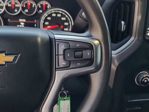 Used 2022 Chevrolet Silverado 2500 Custom w/ Custom Value Package image 32