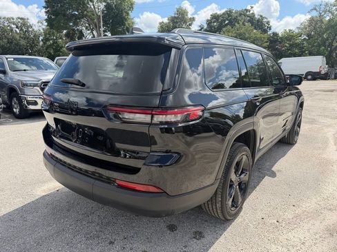 Certified 2025 Jeep Grand Cherokee L Laredo AWD/4WD image 6
