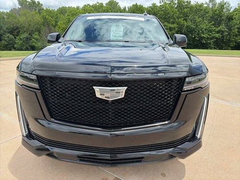 Certified 2023 Cadillac Escalade Sport Platinum w/ LPO, ONYX Package AWD/4WD image 8