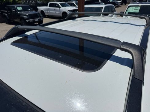 Used 2019 Toyota RAV4 XLE FWD image 22