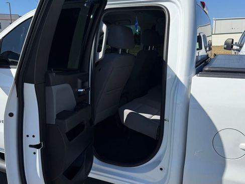 Used 2018 Chevrolet Silverado 1500 Custom w/ Custom Value Package image 7