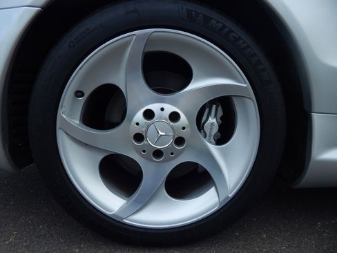 Used 2005 Mercedes-Benz SL 600 w/ AMG Sport Pkg image 42