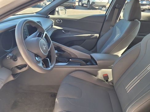 Used 2023 Hyundai Elantra SEL image 9