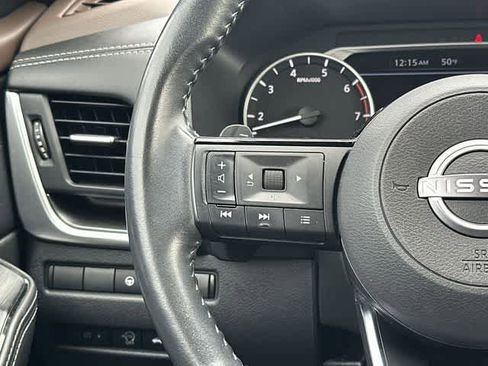 Used 2023 Nissan Rogue SV w/ SV Premium B Package image 8