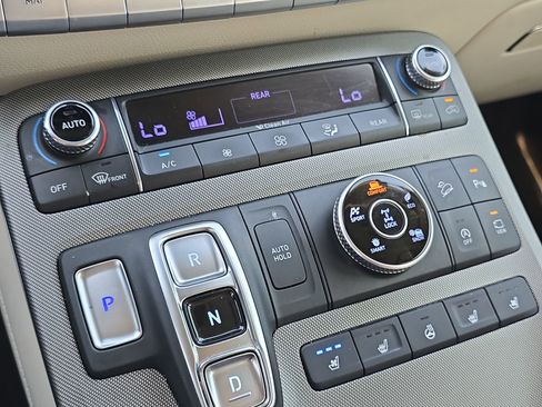 Used 2020 Hyundai Palisade Limited image 19