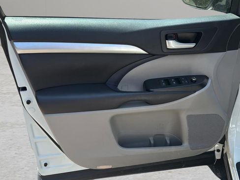 Used 2016 Toyota Highlander XLE AWD/4WD image 10