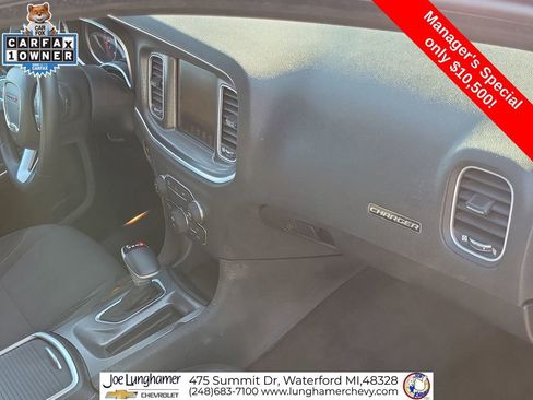 Used 2015 Dodge Charger SXT image 29