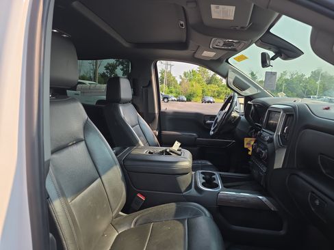 Used 2020 Chevrolet Silverado 1500 LTZ w/ LTZ Premium Package AWD/4WD image 10