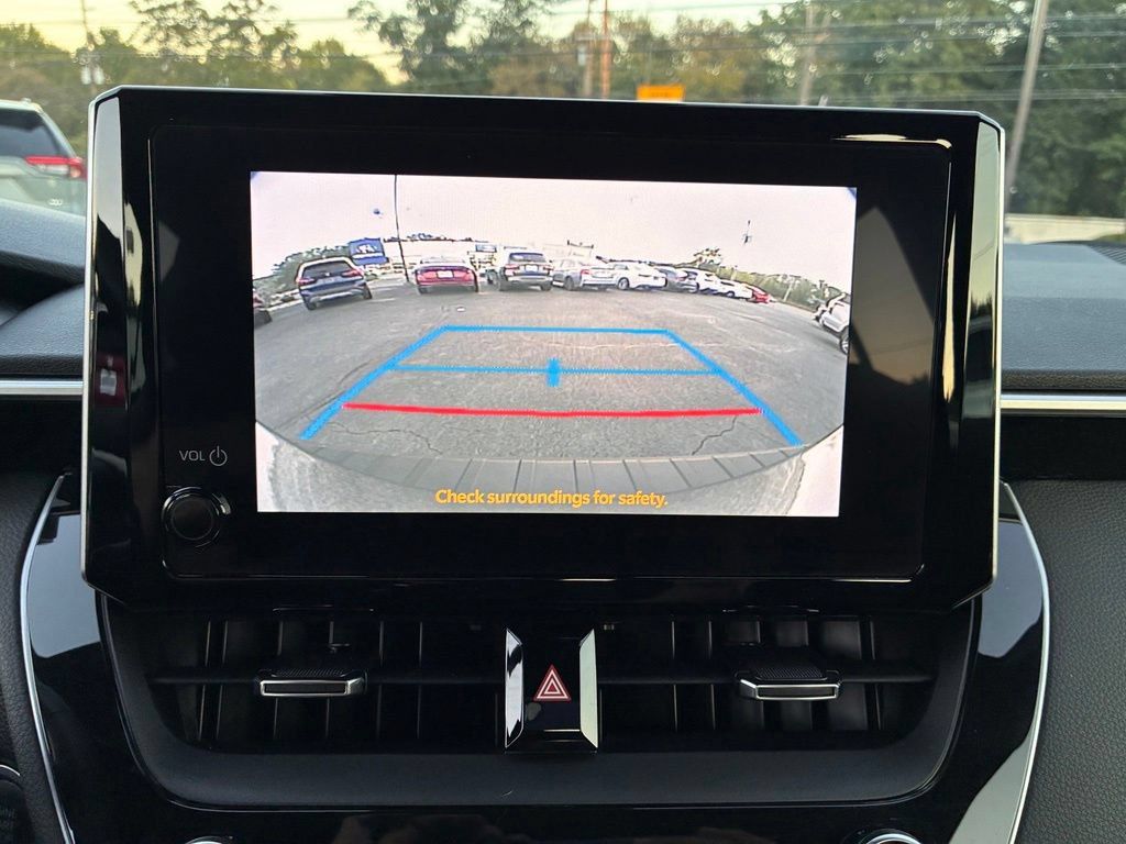 Used 2023 Toyota Corolla SE FWD image 38