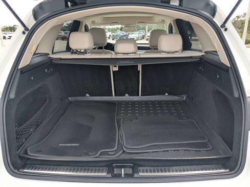 Used 2019 Mercedes-Benz GLC 300 w/ Multimedia Package image 16