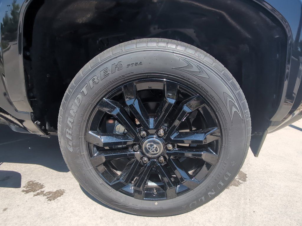 Used 2025 Toyota 4Runner Platinum AWD/4WD image 31