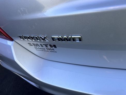 Used 2022 Chevrolet Trax LT w/ LT Convenience Package image 6