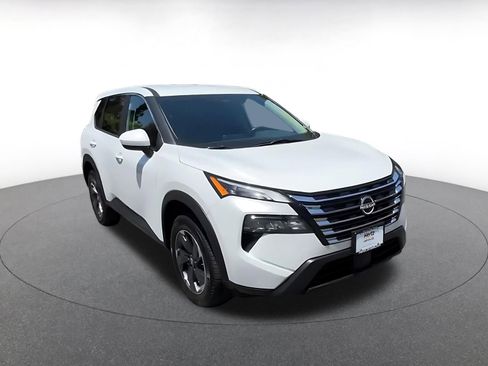Used 2025 Nissan Rogue SV AWD/4WD image 3