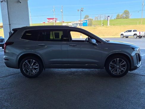 Used 2025 Cadillac XT6 Premium Luxury FWD image 6