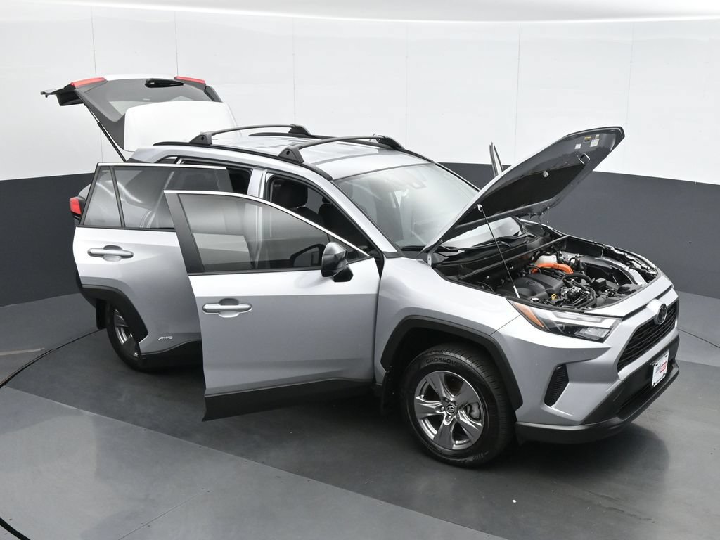 Used 2025 Toyota RAV4 LE AWD/4WD image 38
