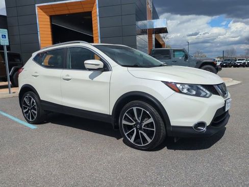 Used 2017 Nissan Rogue Sport SL w/ SL Premium Package image 2