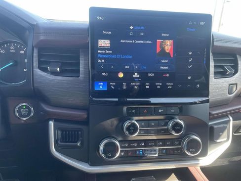 Used 2024 Ford Expedition Limited RWD image 23