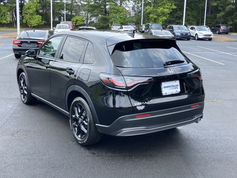 Used 2025 Honda HR-V Sport image 8