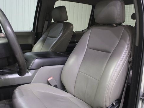 Used 2019 Ford F250 XLT w/ XLT Premium Package image 11