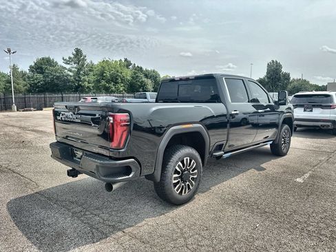 New 2026 GMC Sierra 2500 Denali Ultimate AWD/4WD image 11