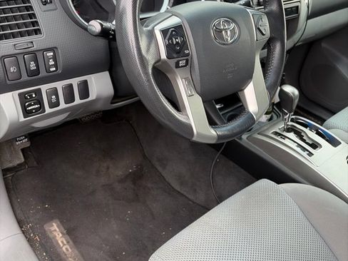 Used 2015 Toyota Tacoma PreRunner w/ TRD Off-Road Package RWD image 9