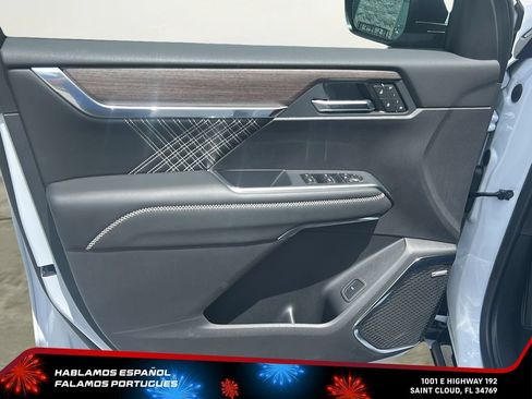 New 2026 GMC Acadia Denali w/ Super Cruise Package FWD image 10