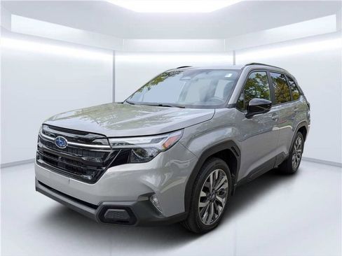 Used 2025 Subaru Forester Touring AWD/4WD image 9