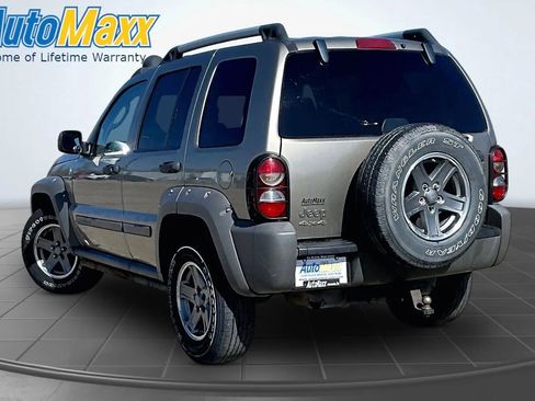 Used 2005 Jeep Liberty Renegade AWD/4WD image 4